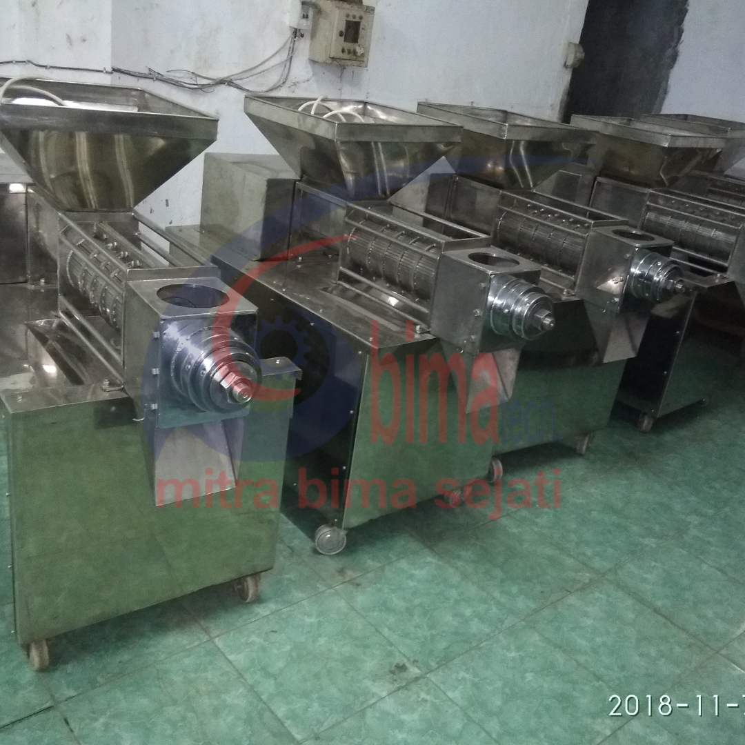 mesin pemeras santan kelapa